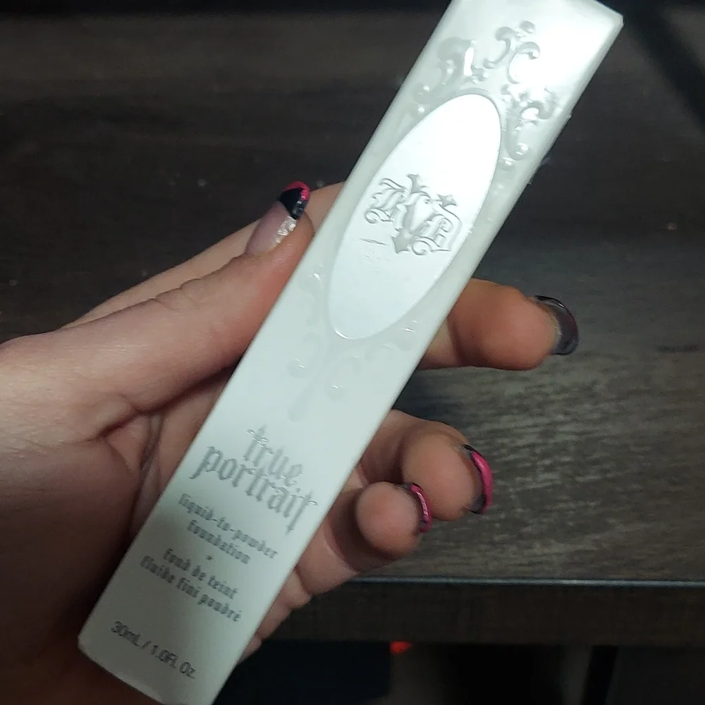 💋⭐KVD Tan True Portrait Foundation
